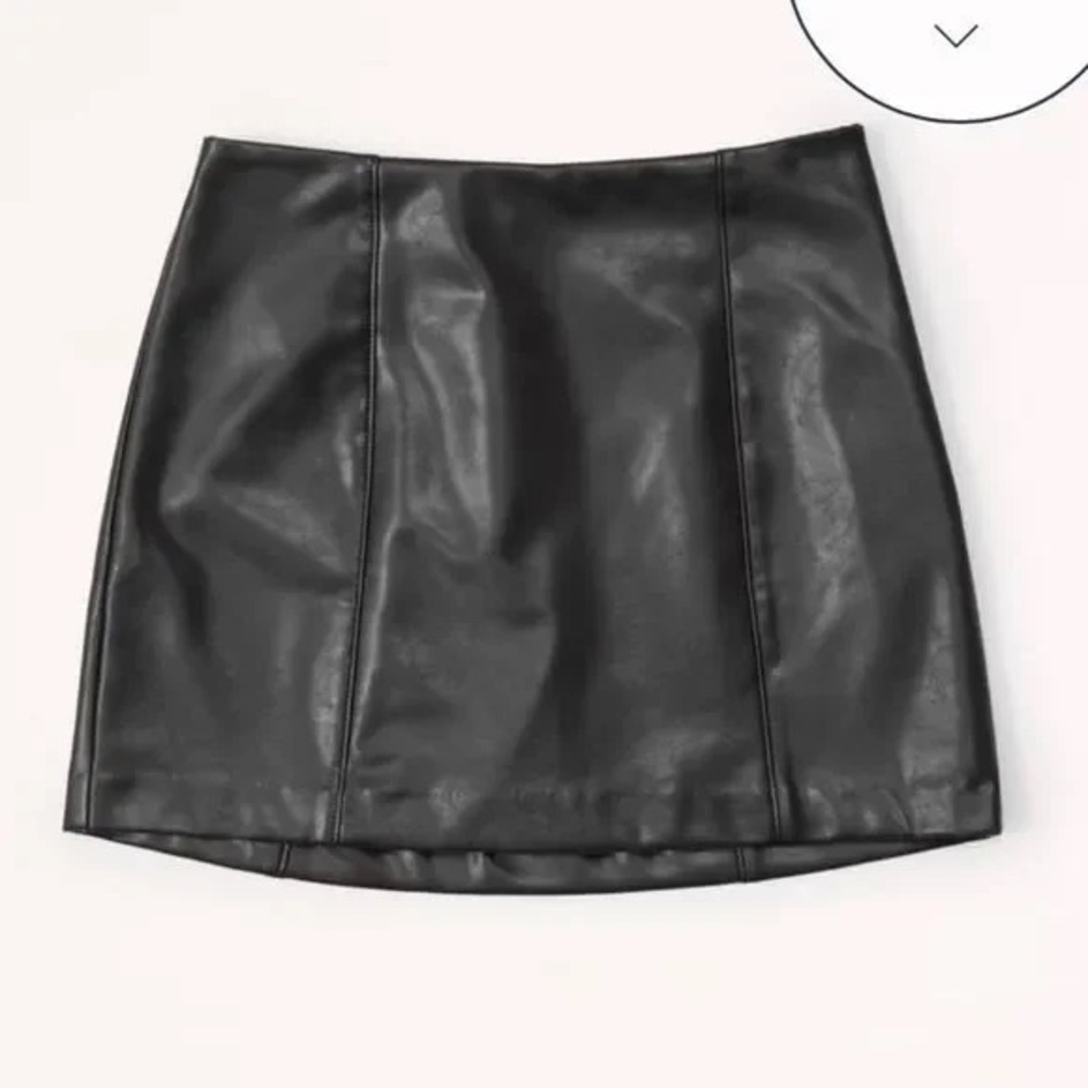 A&F Scarlett Vegan Leather Mini Skort: Black, XS